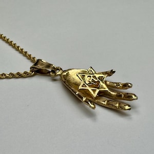 Vintage  14K Solid Yellow Gold  Hamsa Hand With Star Of David  Pendant/Charm !!! Good Luck Charm, Pendant , Protection!!