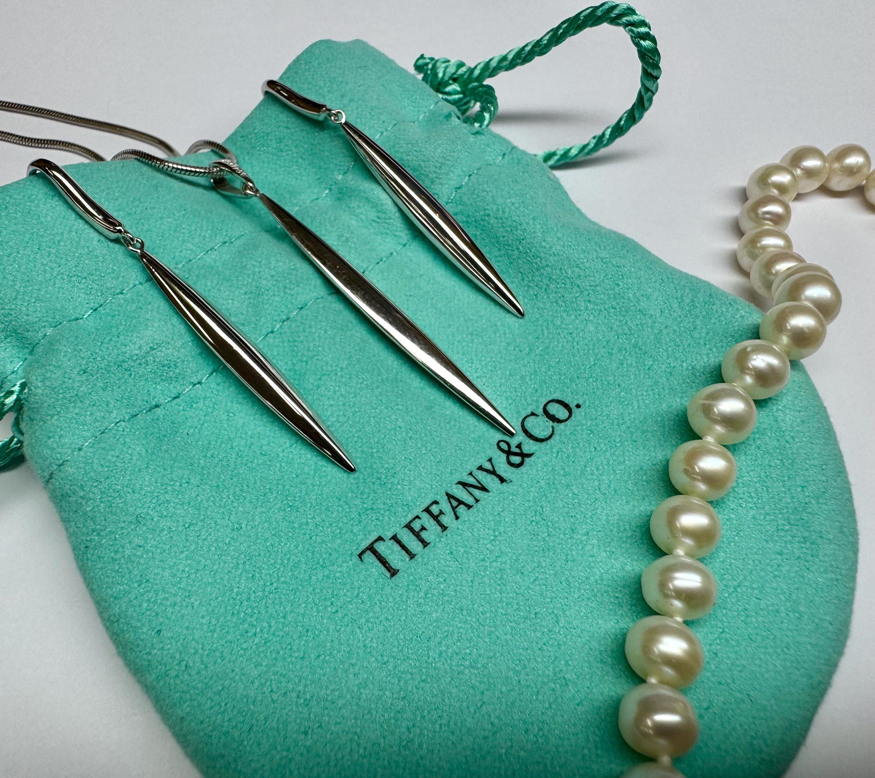 ティファニー クォーツ フェザー ホワイト ゴールド フック ピアス AA136 ティファニー クォーツ フェザー ホワイト ゴールド フック ピアス AA136