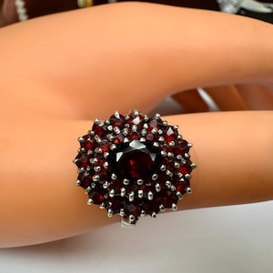 Belle bague vintage en argent sterling 925 avec grenat rouge !!!! Taille 8