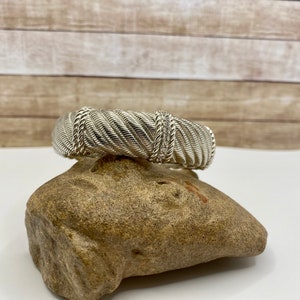 Vintage Classic JUDITH RIPKA 925 Sterling Silber Cz Scharnier Manschette Armband !!!