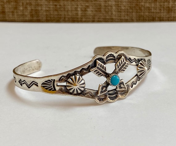 アクセサリー Vintage Fred Harvey SILVER ARROW Bangle Vintage Fred Harvey Era Navajo Silver Stamped Crossed Arrows