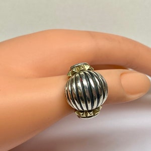 Vintage Lagos Caviar 18K Gold & 925 Sterling Silver Ribbed Dome Ring!!!  Size 7