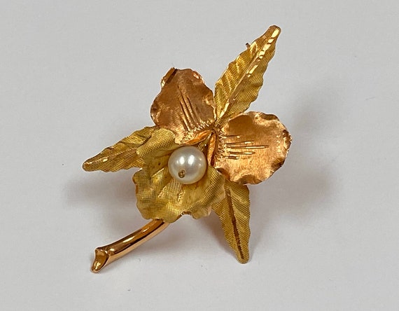 Vintage 750 Yellow Gold Flower White Pearl Brooch/pin - Etsy