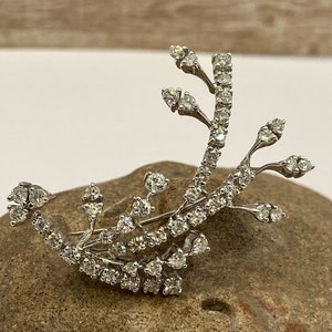 Very Elegant 14K White Solid Gold Diamond Brooch/Pin