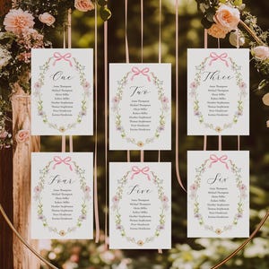 Vind je stoel Stoelindeling, afdrukbare bordsjabloon met wilde bloemen en roze strik, direct downloaden