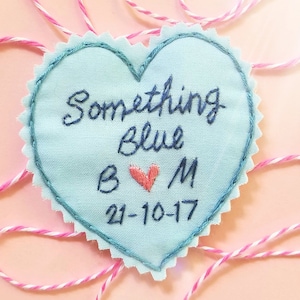 Etwas Blaues. Hochzeitskleid Label. Brautparty Geschenk. Brautkleid Aufnäher. Geschenk für Braut. Brautparty. Hochzeit. Monogramm Dress Label.