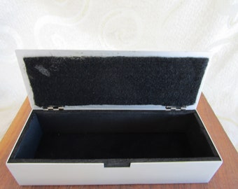 METAL STORAGE BOX - Lined inside with black felt