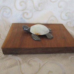 STONE TURTLE FIGURINE   5&quot; L x 4&quot;W x 1&quot;H -Hand Carved Gray and White Onyx