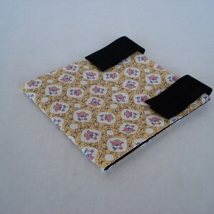 Cover Schacht Flicker Pink Blue Vintage Floral On Yellow Fiber Spinning