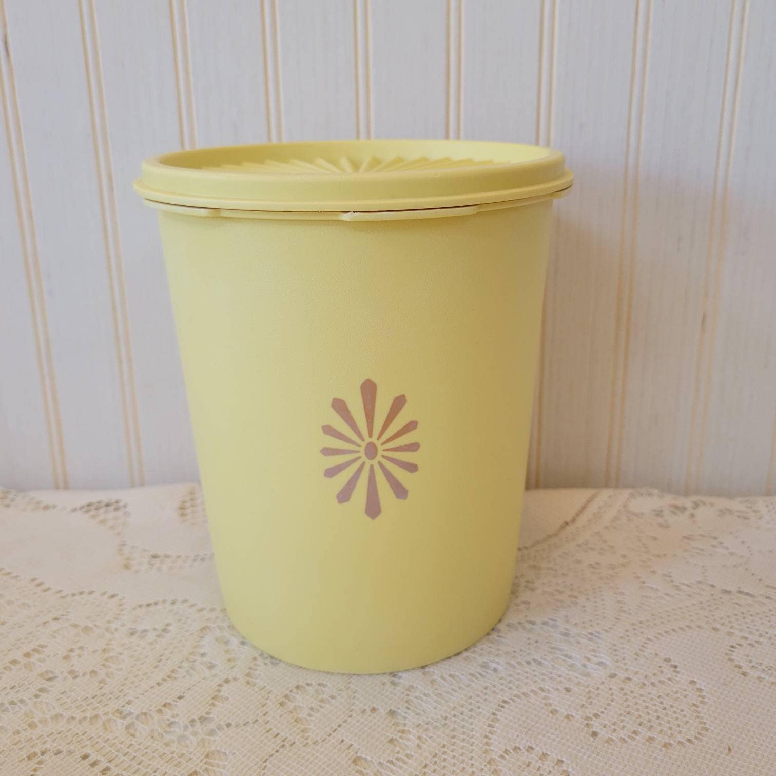 Set of 4 Tupperware Daffodil Yellow Servalier Canisters with Sunburst Lids