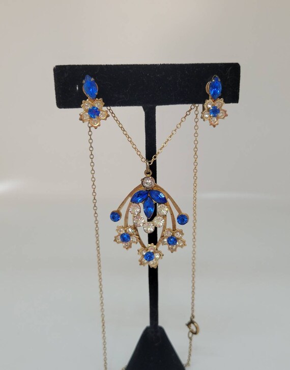 Vintage Gorgeous Blue & Clear Rhinestone Floral Motif Necklace and 