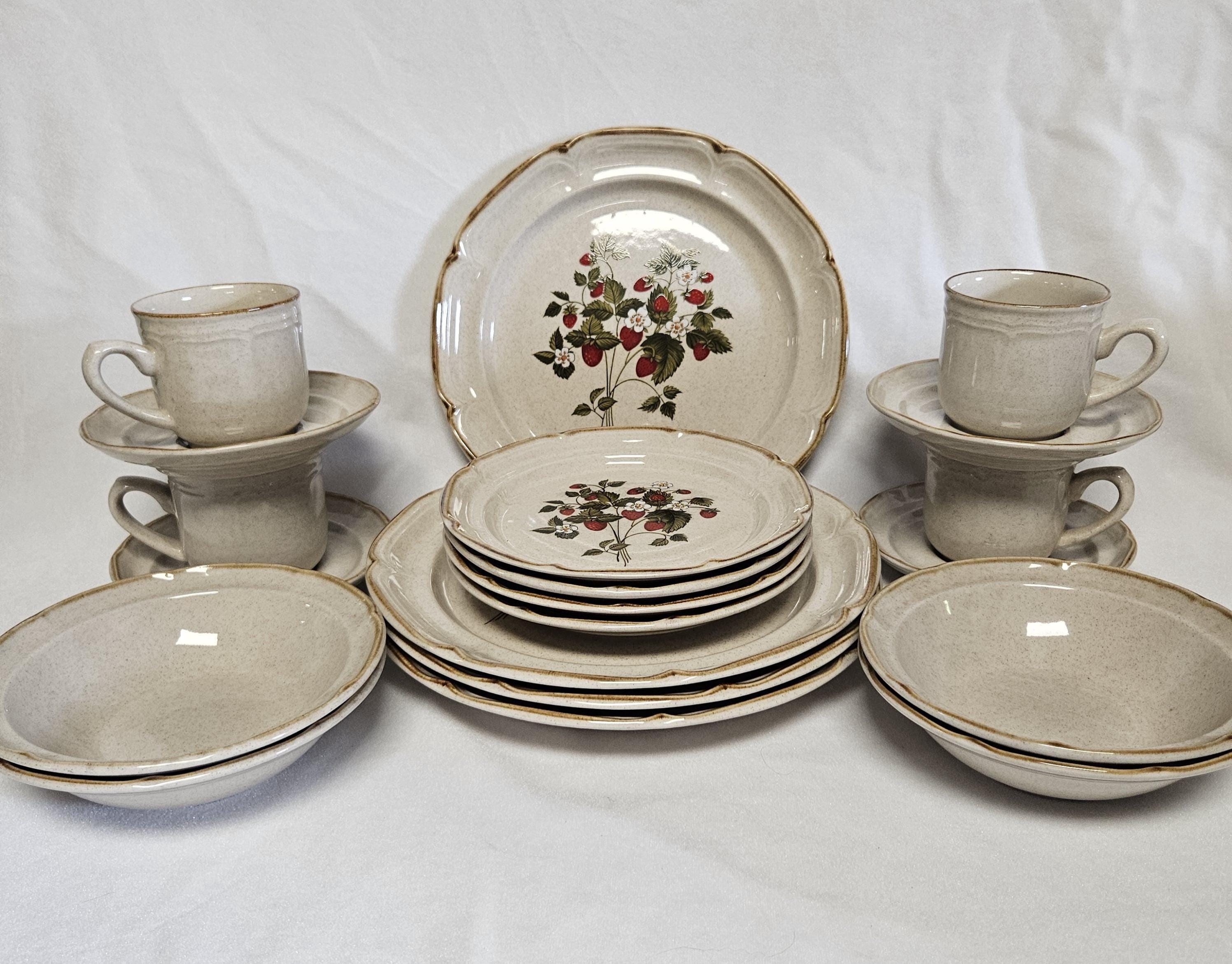 Strawberry dinnerware - Etsy 日本