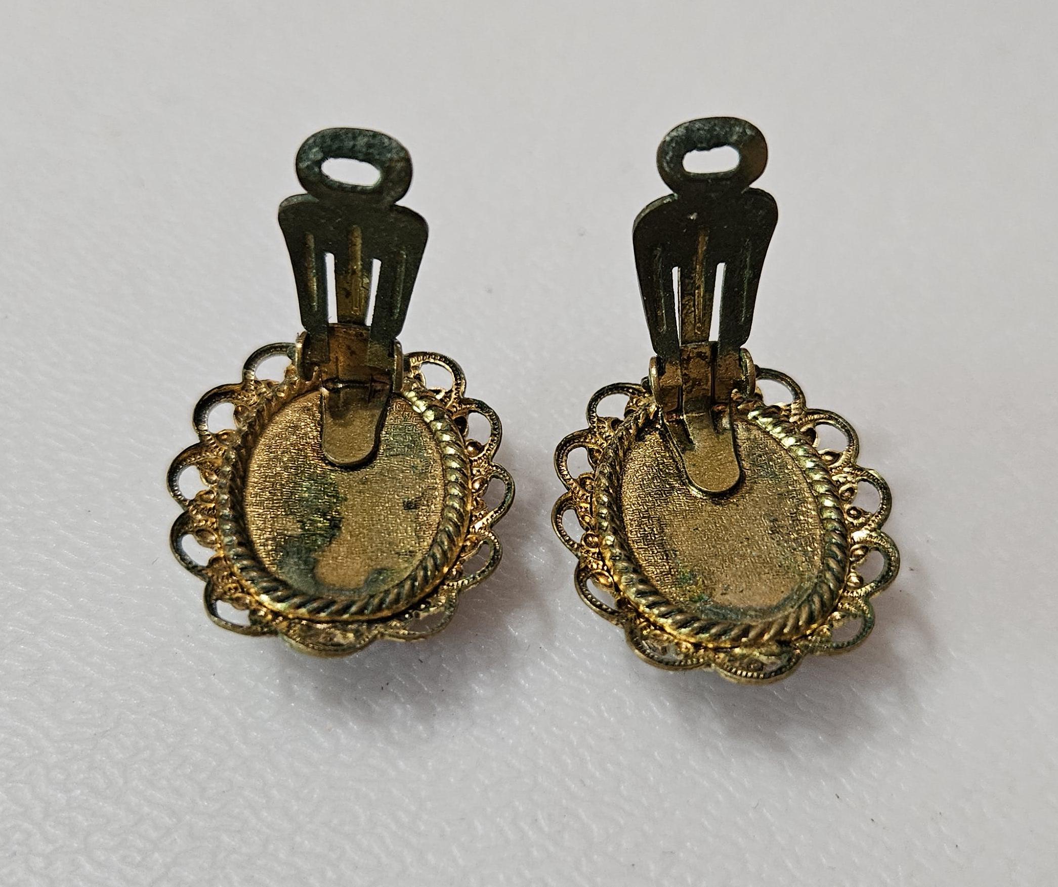 RARES CLIPS D'OREILLES métal et pierres turquoises signées SAVINI PARIS EUR 25,00 - FR