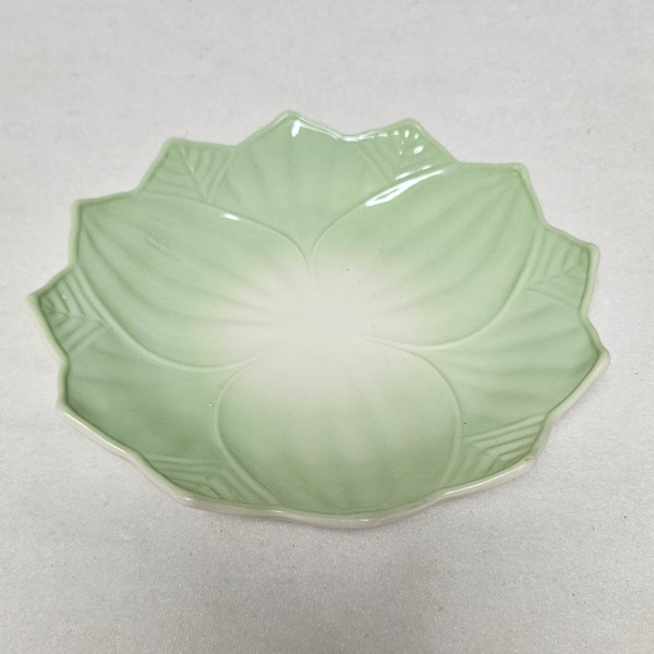 Hocking Fire-King Green & White Lotus Blossom Plate