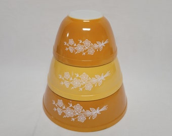 Vintage Pyrex Butterfly II Golden Bouquet Set of 3 Mixing Bowls 403, 402, 401