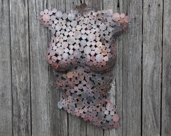 Halv kvinnlig kopparmyntstorso, metallskulpturprydnad, metallväggkonst, tillverkad på beställning.