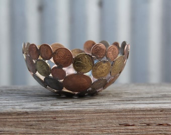 Bol World Coin, sculpture en métal soudé argenté, 12 cm