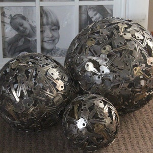 Small 13 cm key ball, Key sphere, Metal sculpture ornament image 4