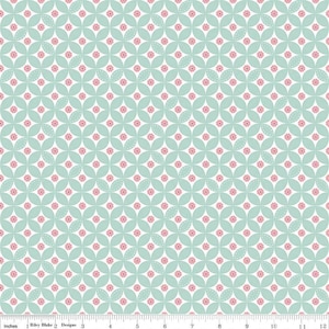 Fabric Cotton Riley Blake &#39;Berry Market&#39; Daisies in Mint by Beverly McCullough