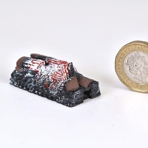Miniatur Holzscheite im Maßstab 1:12, beleuchtet, leuchtend, mit flackernder LED, kleines Feuer,