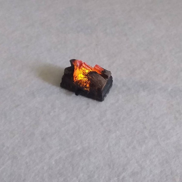Miniature, 1/24 scale fire wood burning logs, lit up glowing flickering LED battery,little fire,25mm wide
