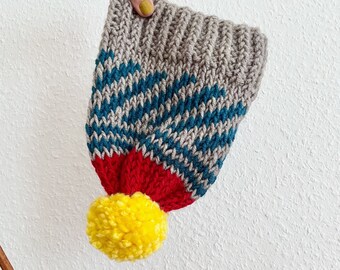 Fun Knitted Bobble Hat with Pompom (Gray, Blue, Yellow, Red)