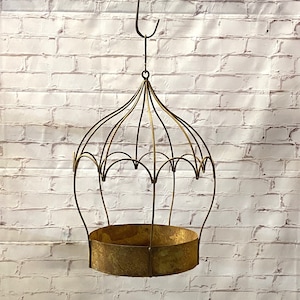 Wrought Iron 28&quot; Umbrella Hanging Planter - Outdoor Patio Decor Metal Flower Ivy Basket Container - Sturdy Rustic Garden  Pot Holder