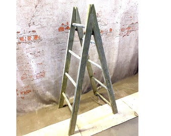 Wood Shelf Quilt Rack - Etsy