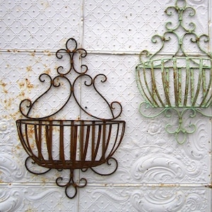 Large Iron Susanna Wall Basket - Outdoor Patio Metal Flower Container, Sturdy Rustic Pot Holder, Steel Vintage Garden Planter - Art Decor