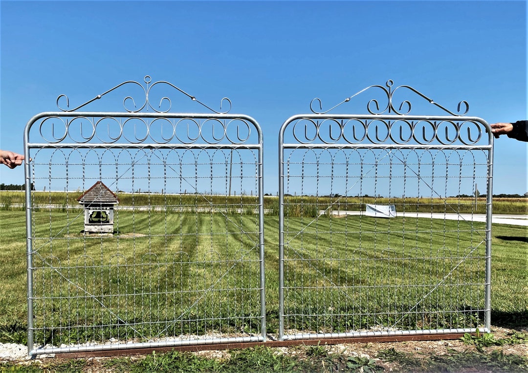 TWO 48w X 58t Swirl Garden Trellises Galvanized Old Fashioned Yard Plant Support Metal Country