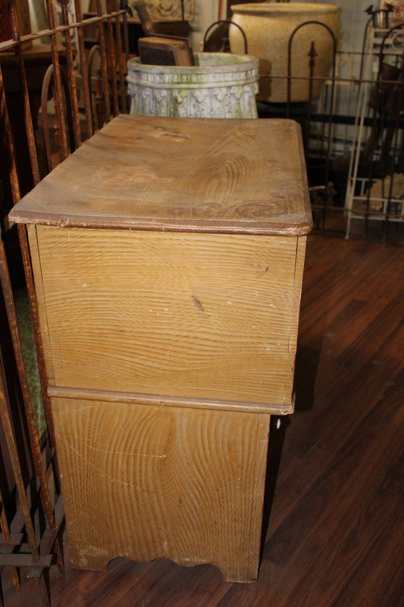 1880's Cottage Style Washstand Commode For Pitcher Bowl - Potty With Original Paint image 4