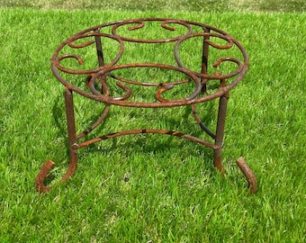 Medium Wrought Iron Plant Stand - Statue Riser- Pedestal - Outdoor Lawn and Garden Accessory - Decorative Planter Elevator - Floral Extender