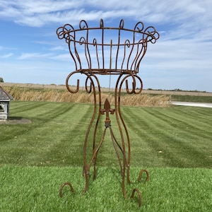 Wrought Iron 25&quot; Iron Finial Plant Stand- Outdoor Patio Metal Flower Basket Container - Rustic Sturdy Pot Holder - Steel Garden Planter