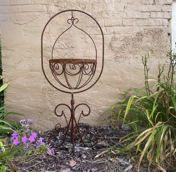 Buy 42" Swinging Metal Plant Stand  Rustic Outdoor Patio Decor Online in  India - Etsy