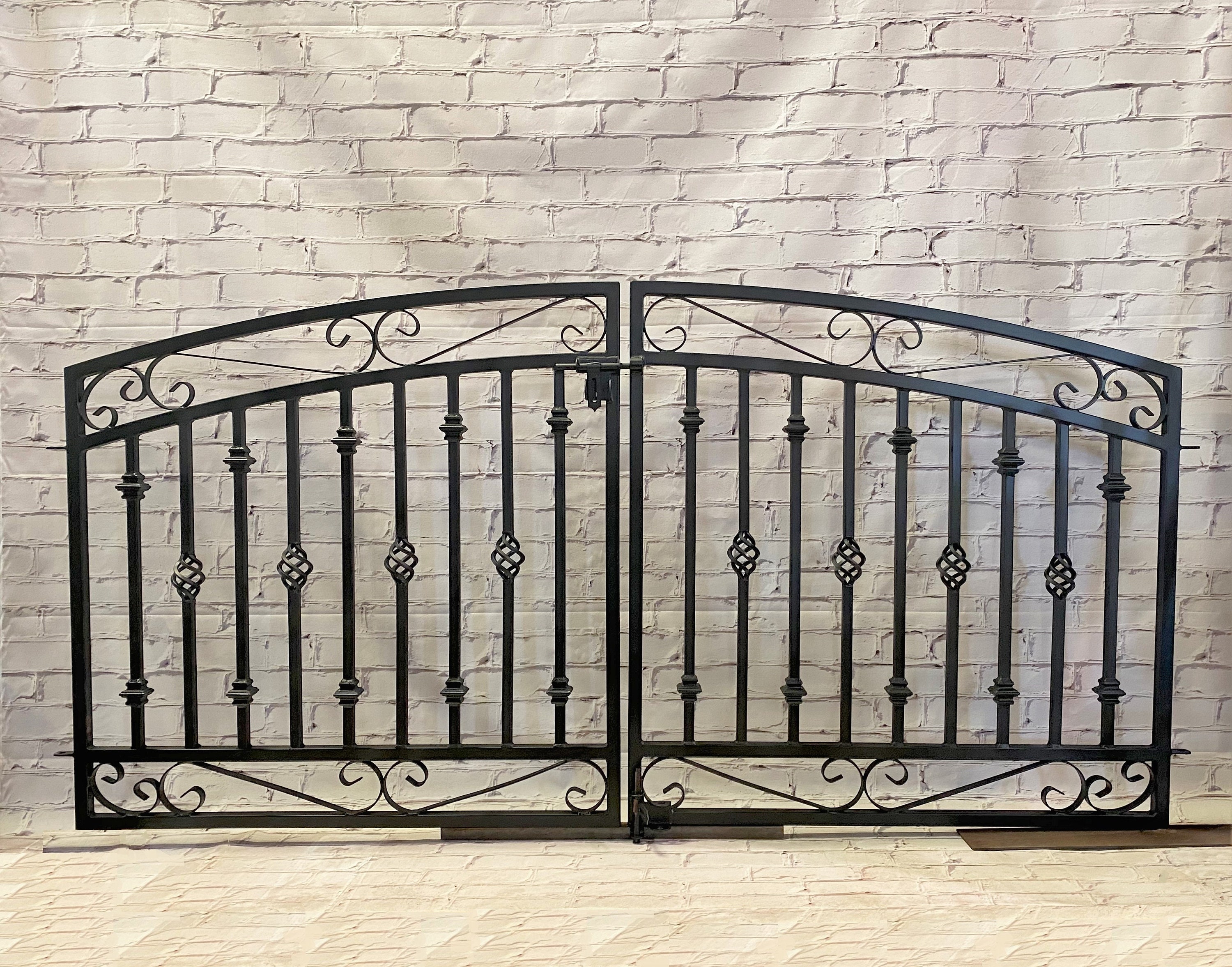 Center Divide Entrance - 36