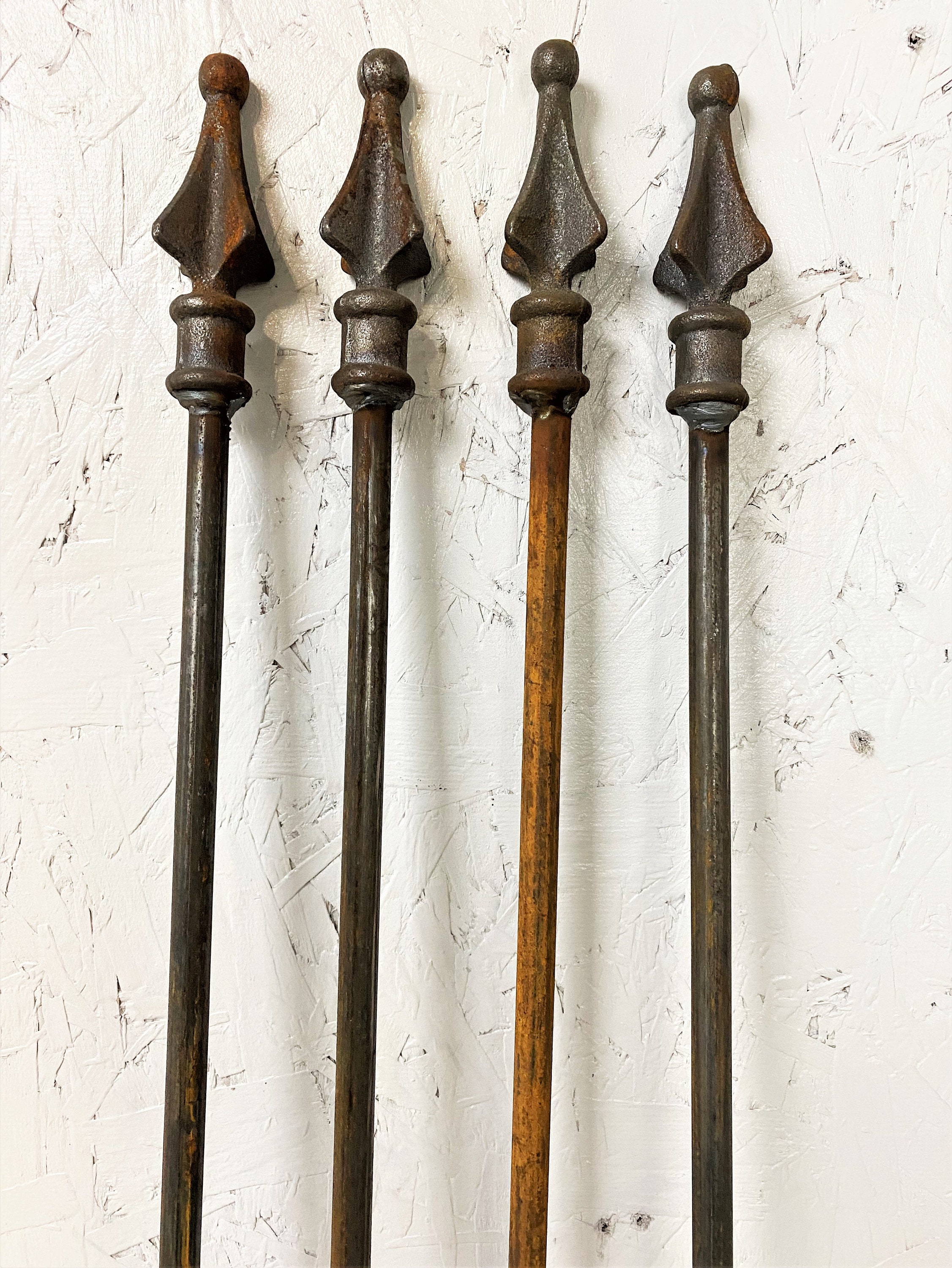 3-Piece Garden Hose Guide Stakes - Heavy Duty Metal Roller Guides With Animal Designs