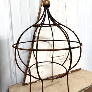 Wrought Iron Bob Topiary Trellis, Rustic Plant Climber (19 inch)
