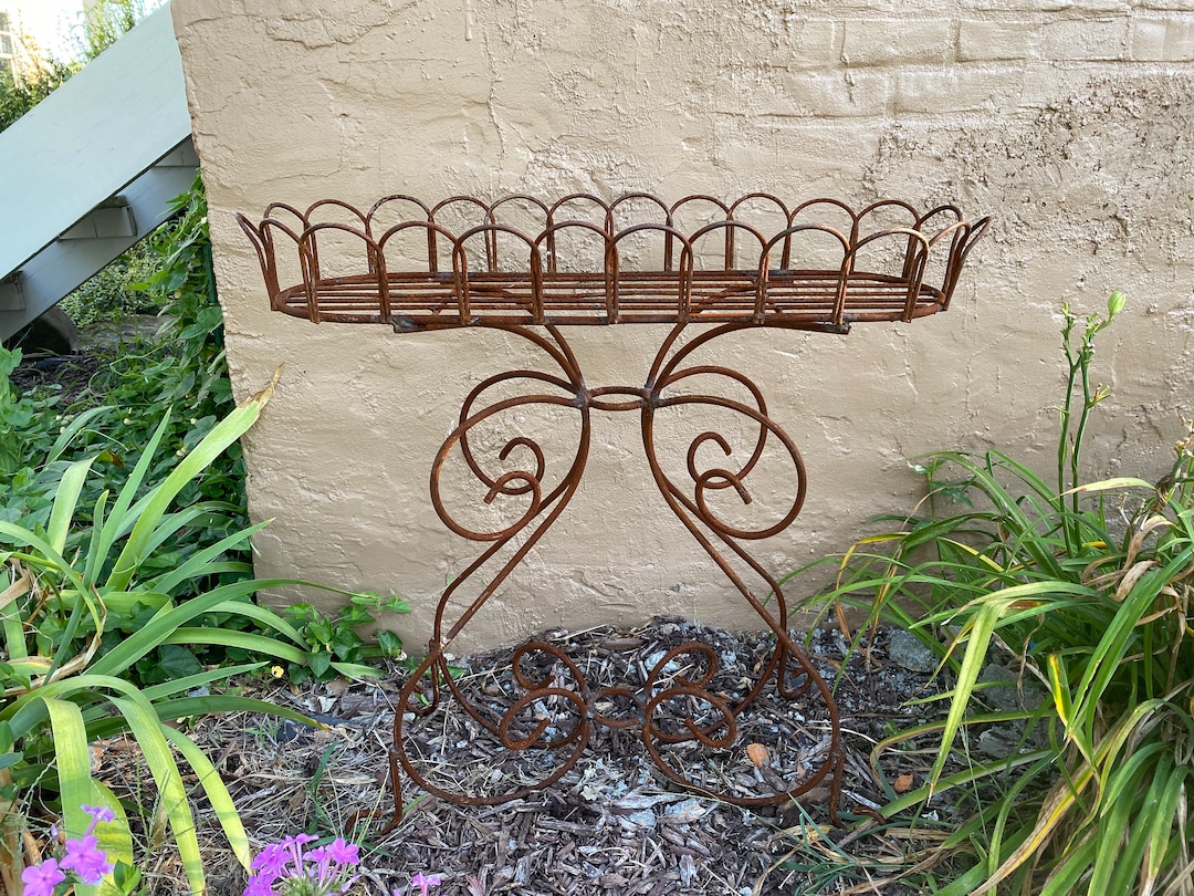 Wrought Iron Curl Fern Plant Stand - Rustic Metal Patio Planter