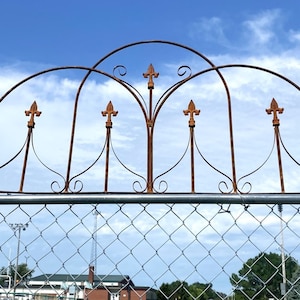 Wrought Iron Dome Fence - Metal Garden Border Edging -  Rustic Yard Art  - Garden Flower Vine Trellis - Yard Lawn Fencing  Decoration