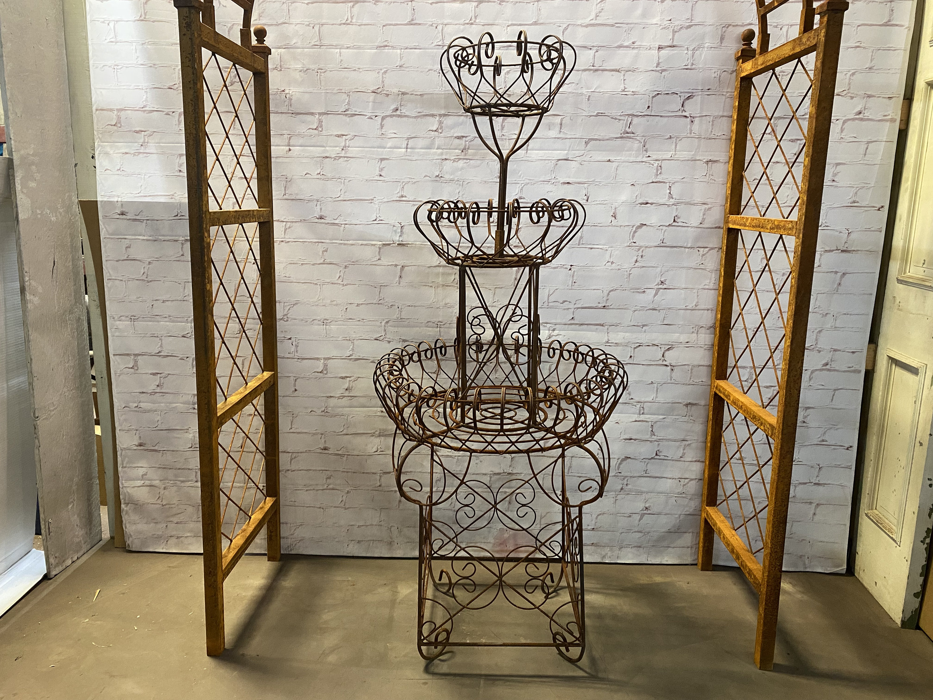 植物棚 (industrial) iron stand Wrought Iron Savannah 3-tiered Plant Stand - 59