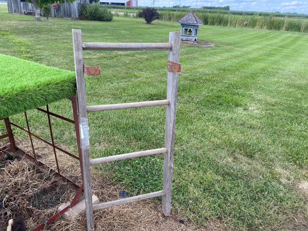 Great Old Quilt Display Round 4 Rung Antique Wooden Ladders Primitive