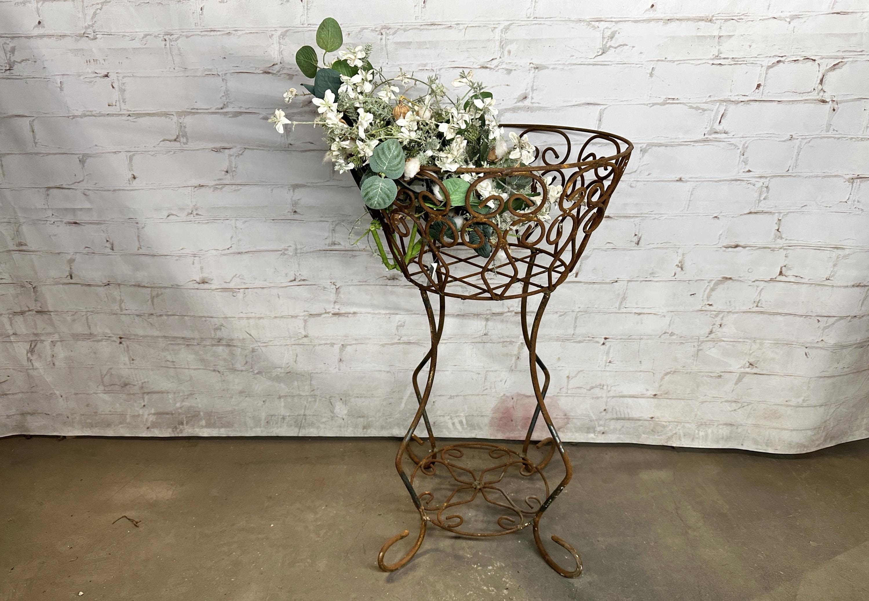 Wrought Iron Diamond Plant Stand - Rustic Metal Flower Pot Holder 21"