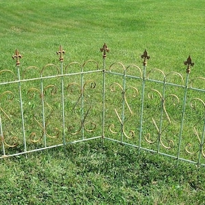 Wrought Iron Connecting Fleur De Lis Fence Metal Garden Border Edging ...