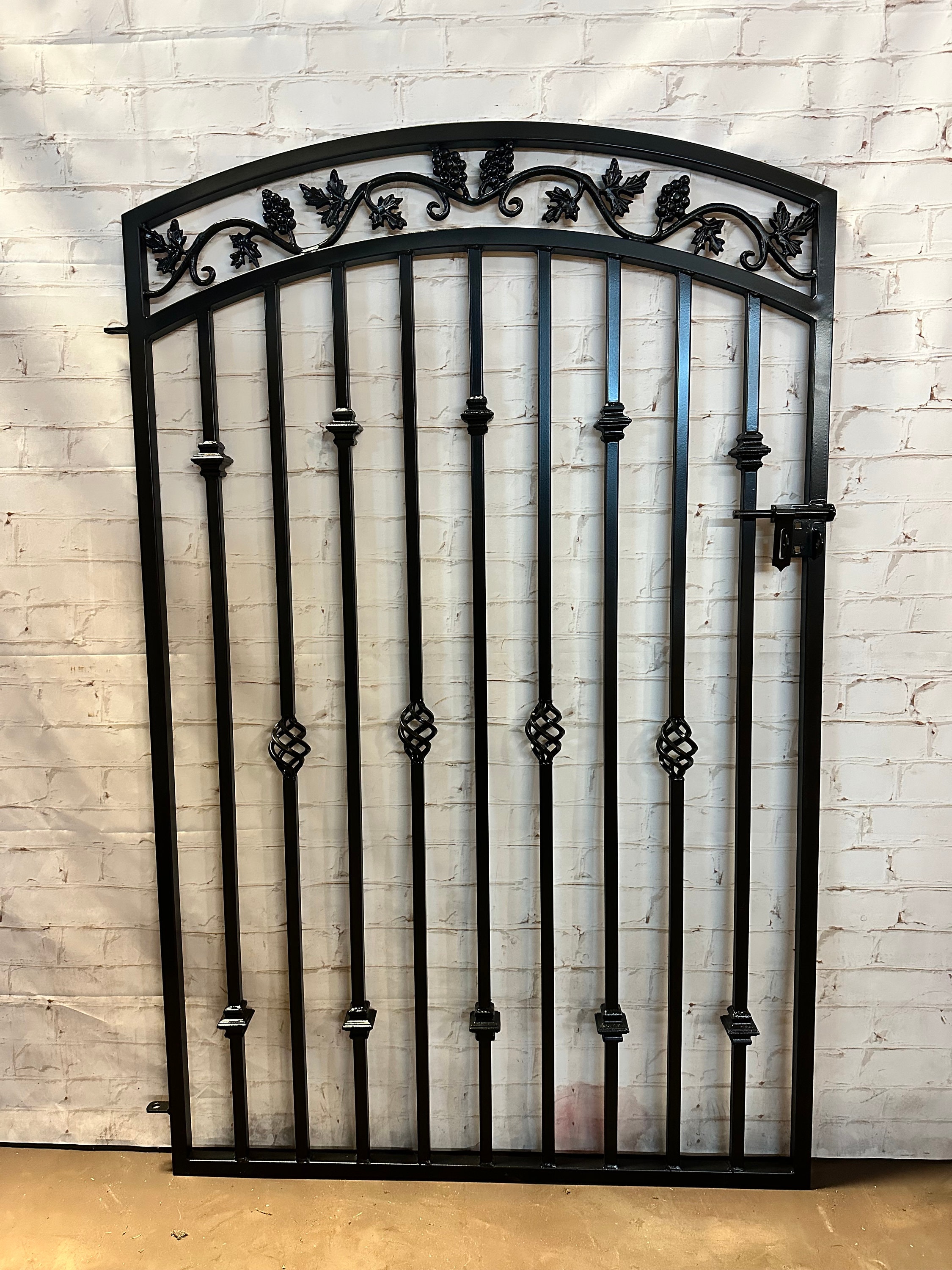 5ft Tall Concord Select Antique Style for Fencing and Entrance