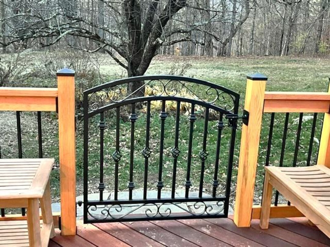 【ラプンツェル様用】RETURN FROM THE GRAVE / Gates WamBam Fence 6-ft H x 4-ft W White Vinyl Fence Gate Kit in