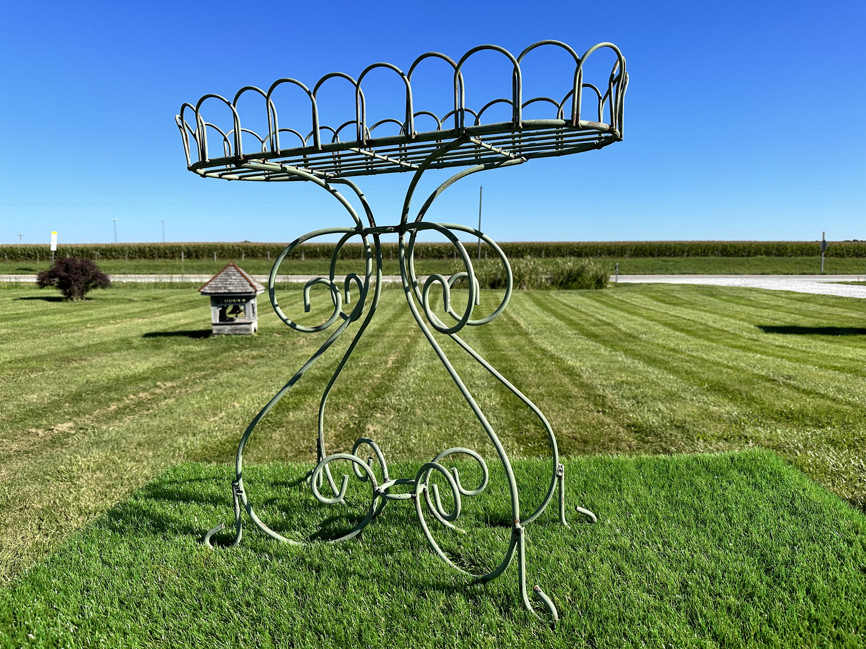 Green Wrought Iron Curl Fern Stand – Rustic Metal Garden Planter