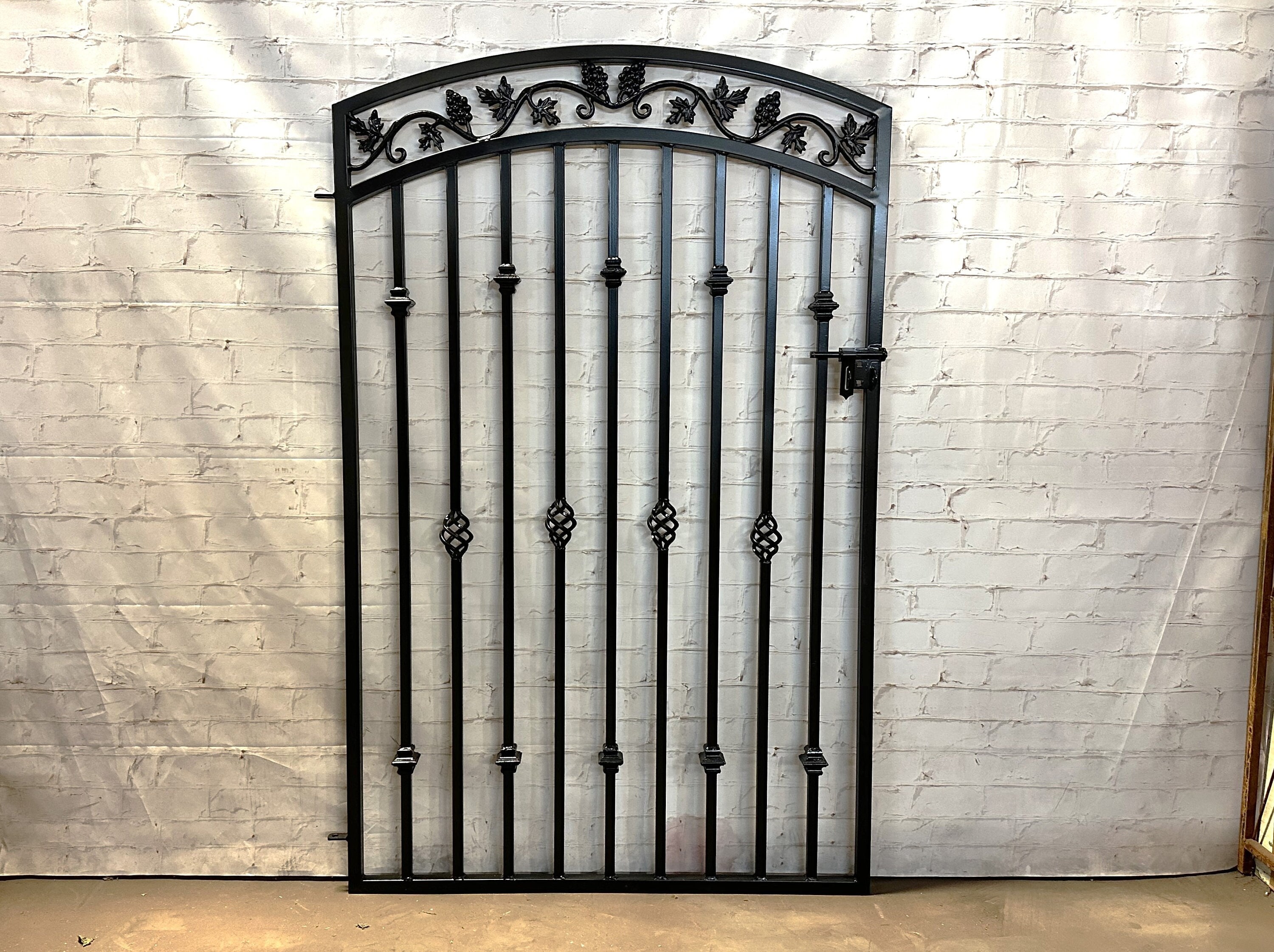 5ft Tall Concord Select Antique Style for Fencing and Entrance