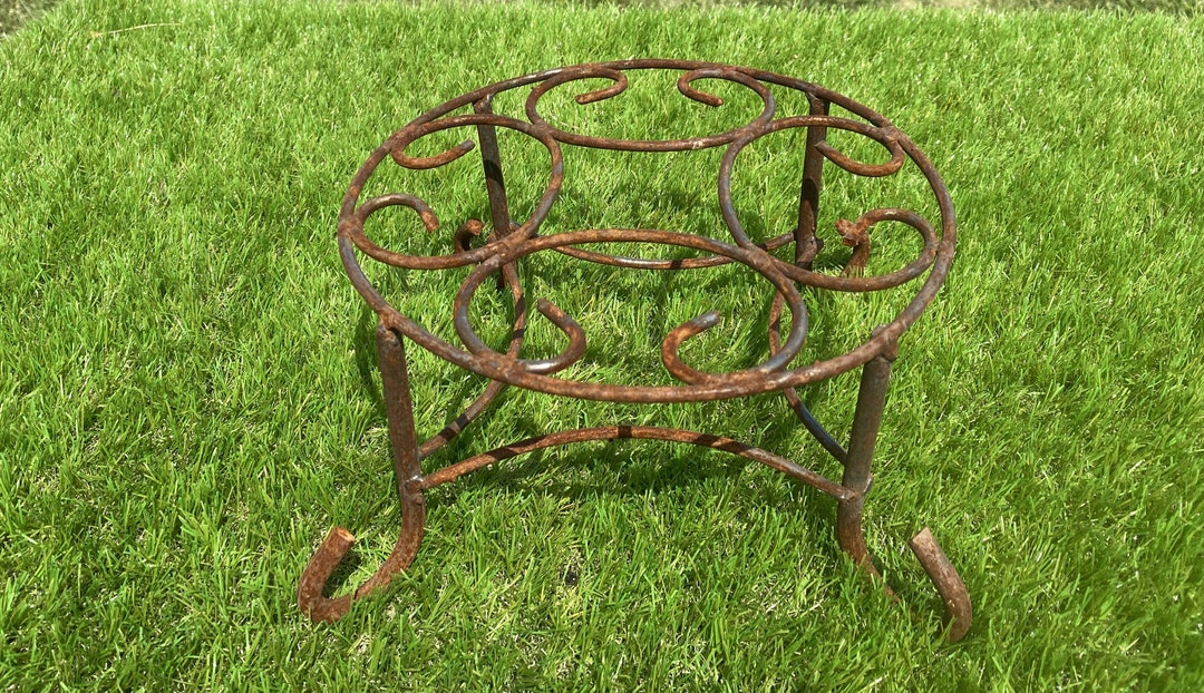 Large Wrought Iron Plant Stand Statue Riser Pedestal Outdoor Lawn and Garden Accessory