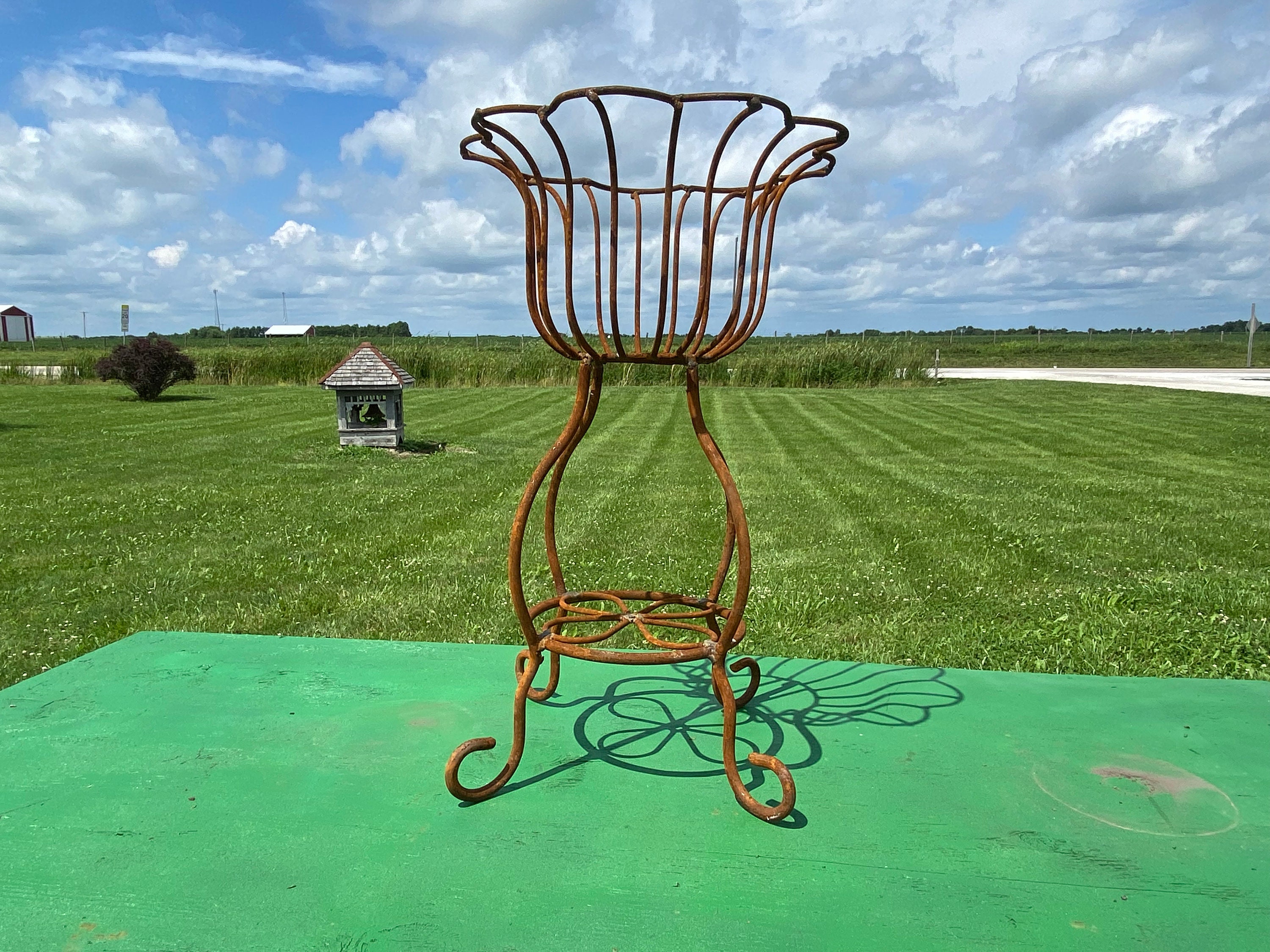 Wrought Iron 21'' Sally Rustic Plant Stand – Metal Flower Pot