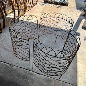 Wrought Iron Trefoil 3 Circle Fence - Metal Garden Border Edging - Yard Art - Garden Flower Vine Trellis - Yard Lawn Tree Fencing Decoration